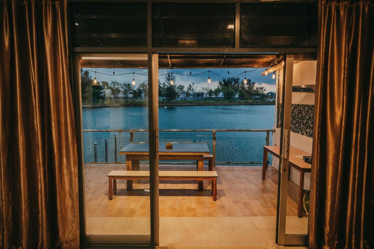 Canoe And Fishing , Free Pickup Villa Batam Exterior foto