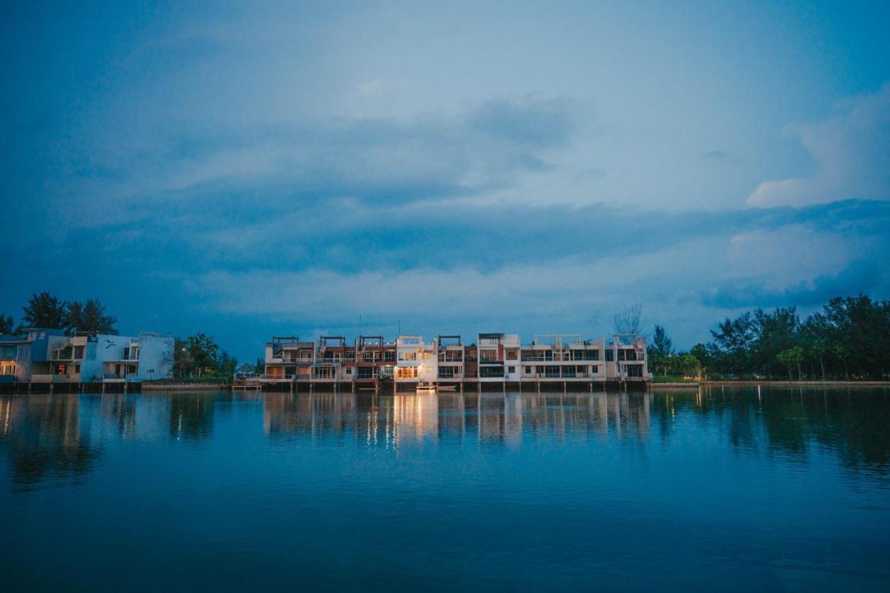 Canoe And Fishing , Free Pickup Villa Batam Exterior foto